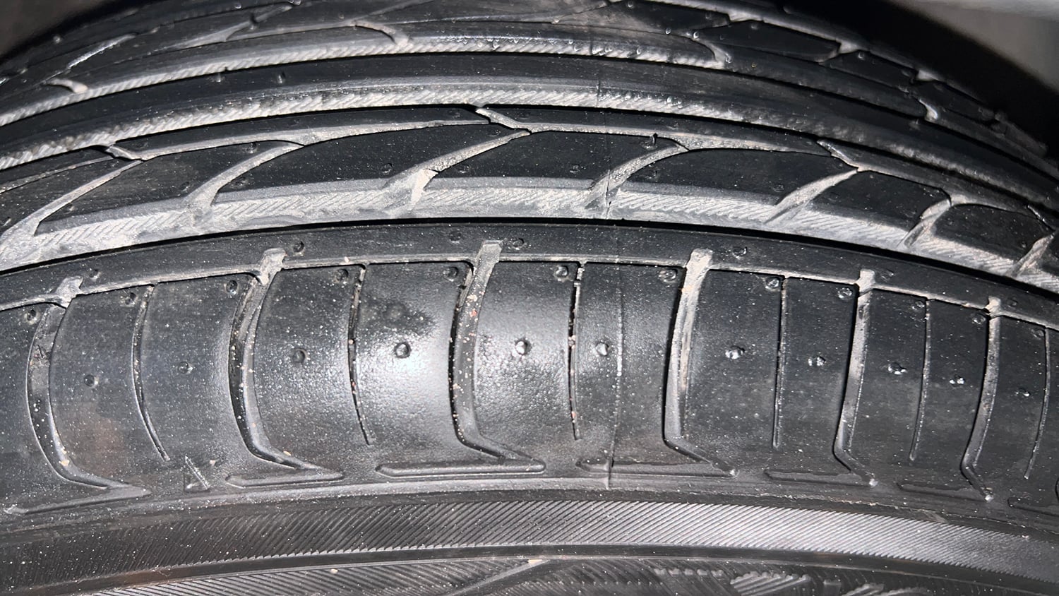 Used 2018 Renault Kwid CLIMBER 1.0 AMT Petrol Automatic tyres RIGHT FRONT TYRE TREAD VIEW