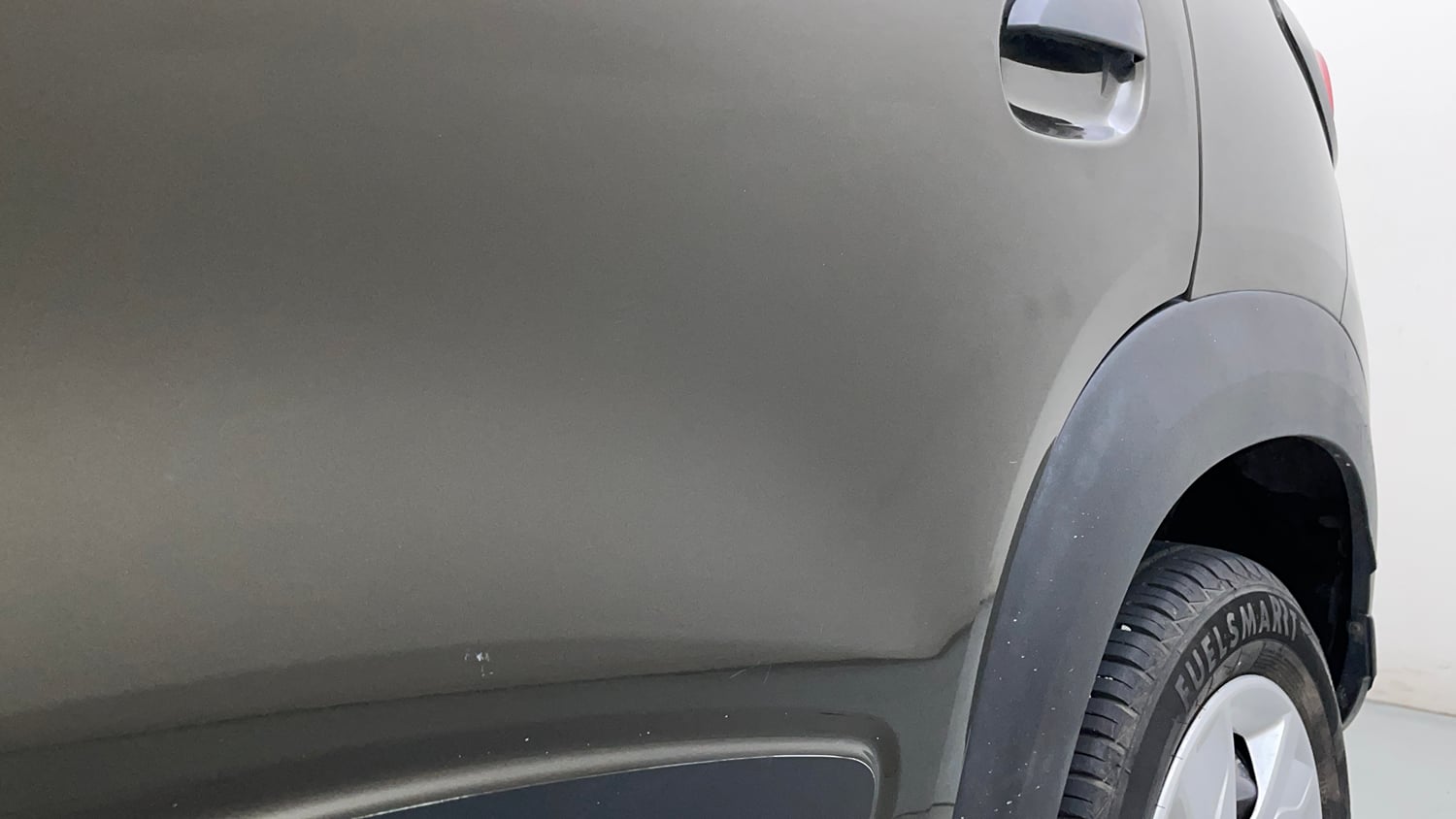 Used 2024 Renault Kwid RXT 1.0L Petrol Manual dents MINOR SCRATCH