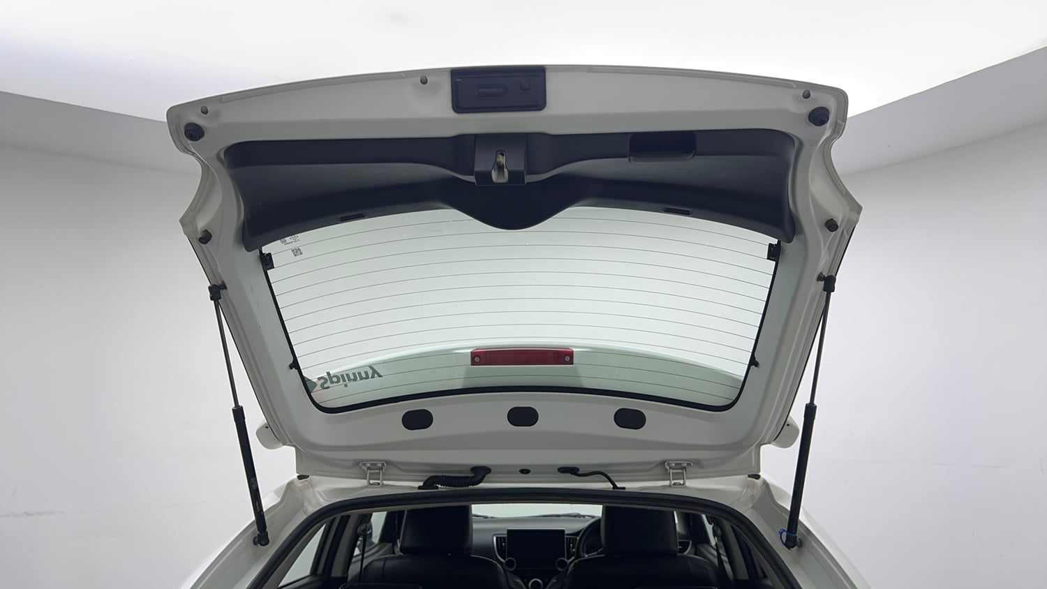 Used 2019 Maruti Suzuki Baleno Zeta Petrol Manual interior DICKY DOOR OPEN VIEW