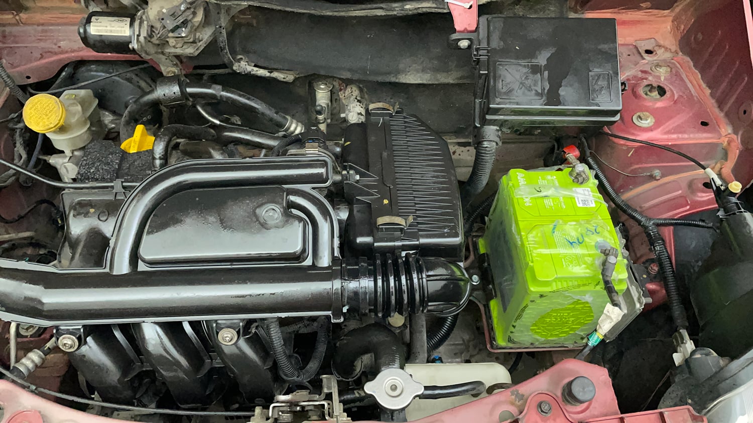 Used 2016 Renault Kwid 1.0 RXT Petrol Manual engine ENGINE LEFT SIDE VIEW
