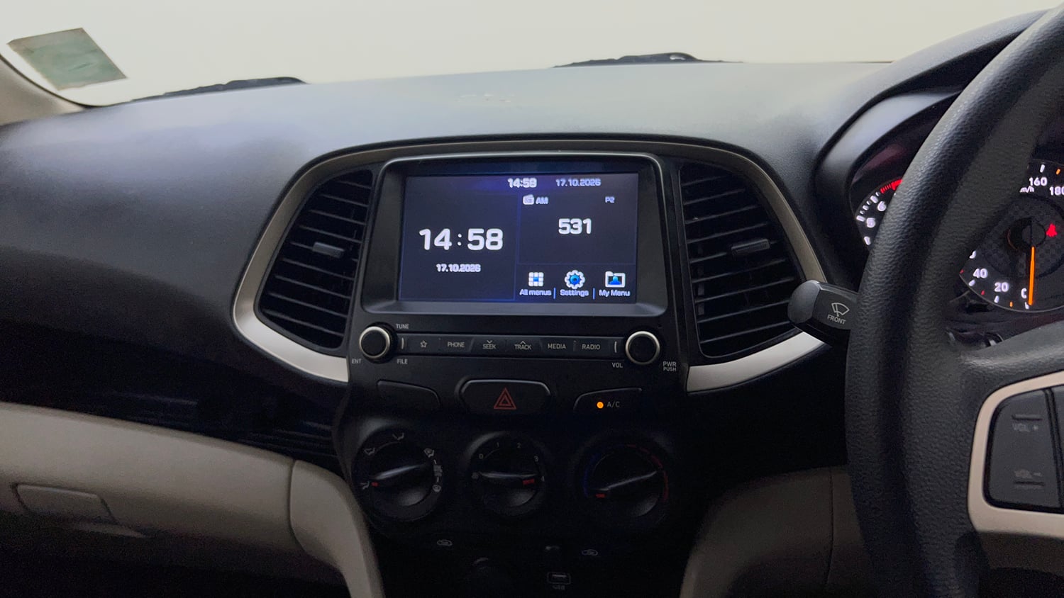 Used 2020 Hyundai Santro Sportz AMT Petrol Automatic top_features Touch screen infotainment system