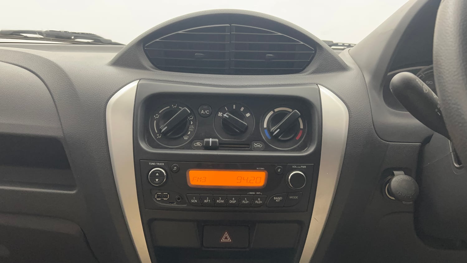 Used 2017 Maruti Suzuki Alto 800 VXi Petrol Manual interior MUSIC SYSTEM & AC CONTROL VIEW