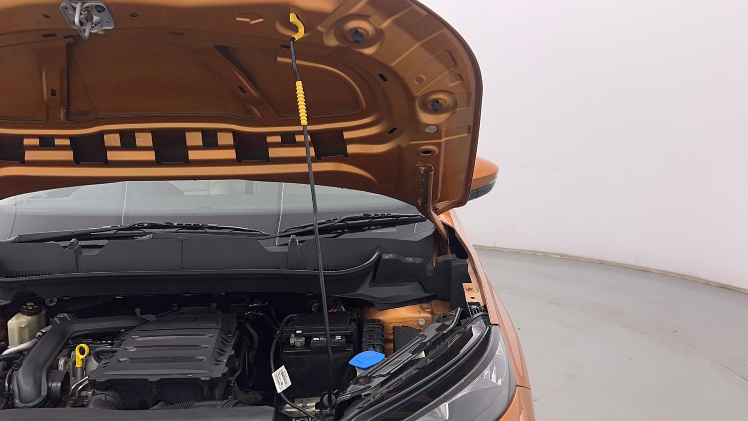 Used 2022 Skoda Kushaq Active 1.0 TSI MT Petrol Manual engine ENGINE LEFT SIDE HINGE & APRON VIEW