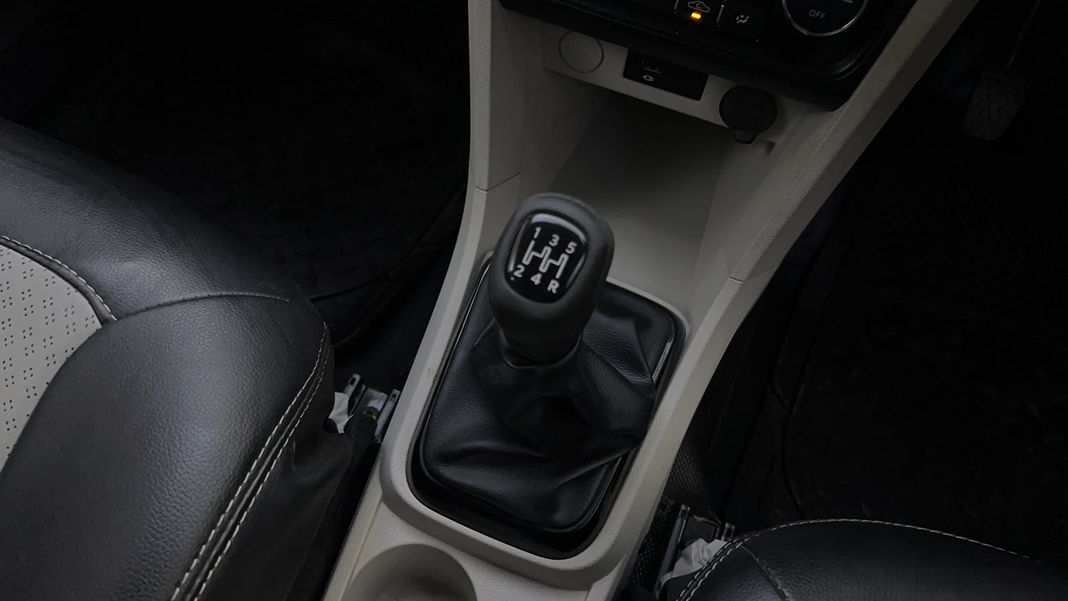 Used 2022 Tata Tiago XZ Plus Petrol Manual interior GEAR  KNOB VIEW