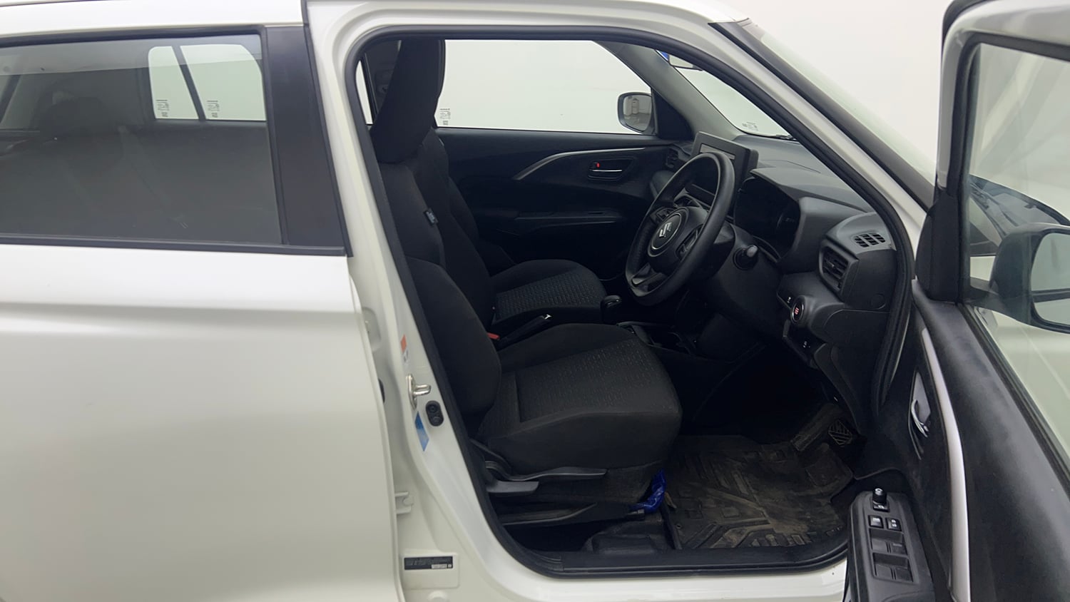 Used 2024 Maruti Suzuki Swift ZXi AMT Petrol Automatic interior RIGHT SIDE FRONT DOOR CABIN VIEW