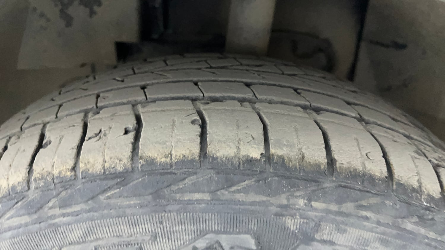 Used 2021 Tata Nexon XZA Plus Petrol Automatic tyres LEFT FRONT TYRE TREAD VIEW