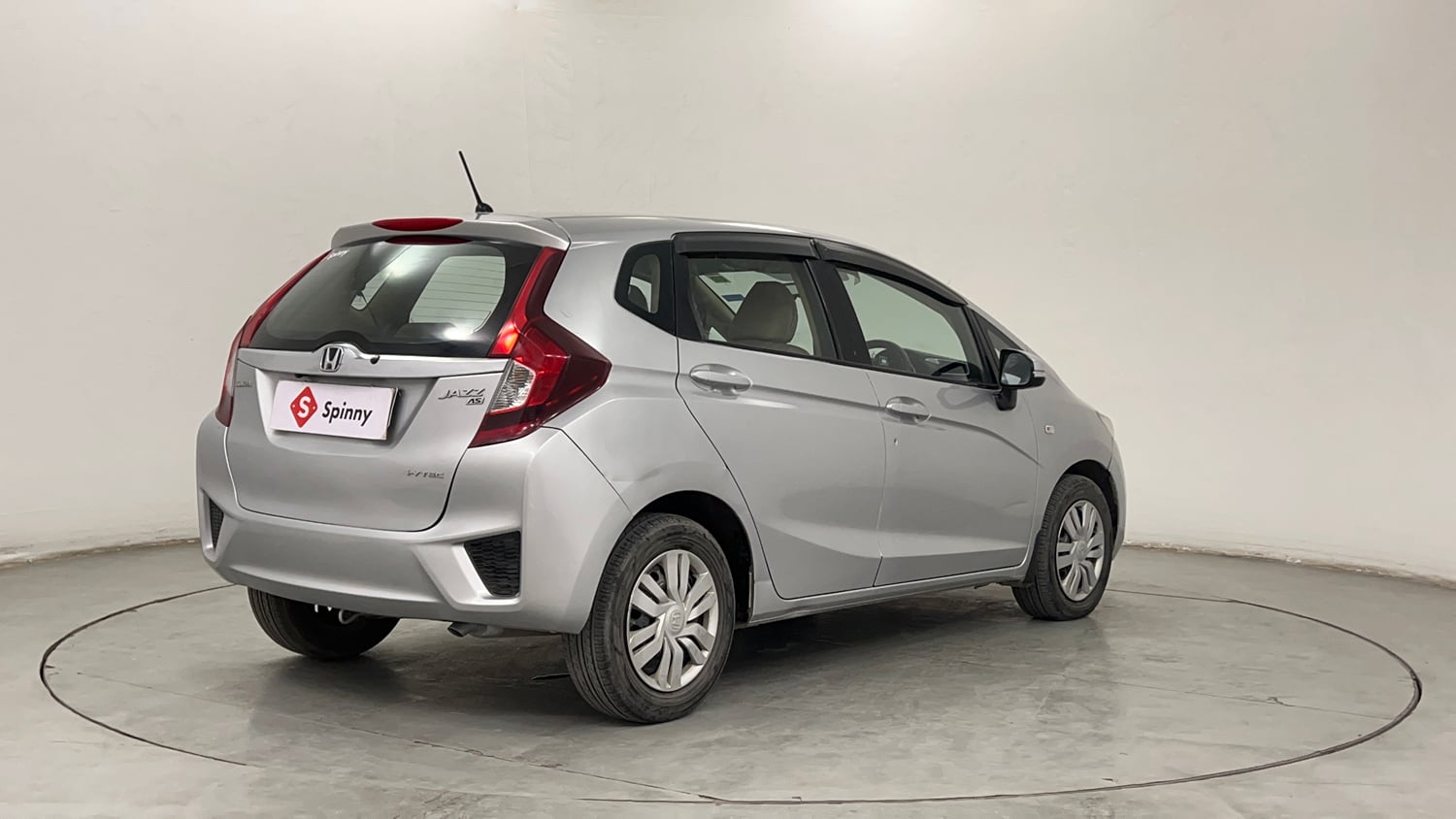 Used 2015 Honda Jazz SV Petrol Petrol Manual exterior RIGHT REAR CORNER VIEW