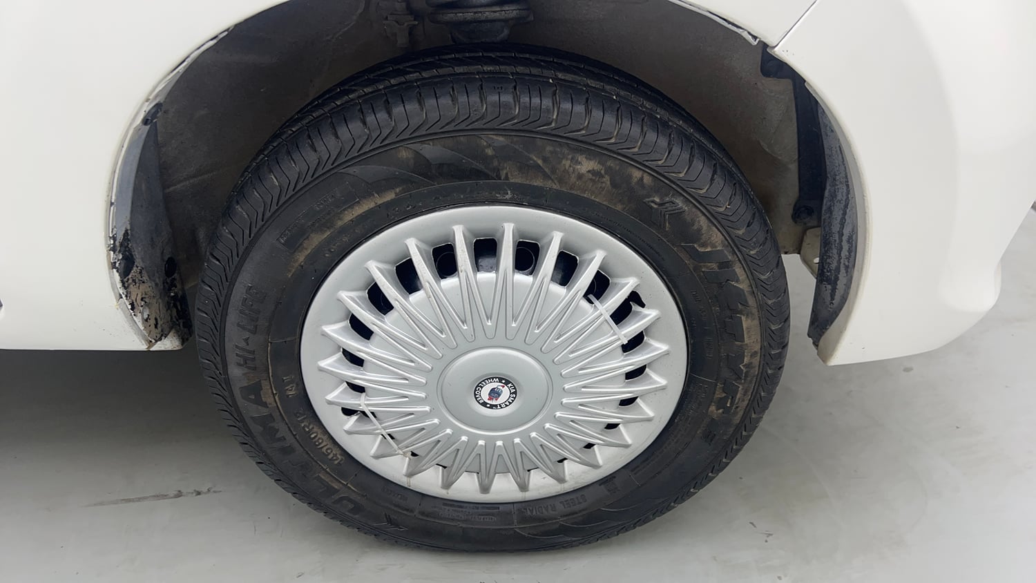 Used 2018 Maruti Suzuki Alto 800 VXi Petrol Manual tyres RIGHT FRONT TYRE RIM VIEW