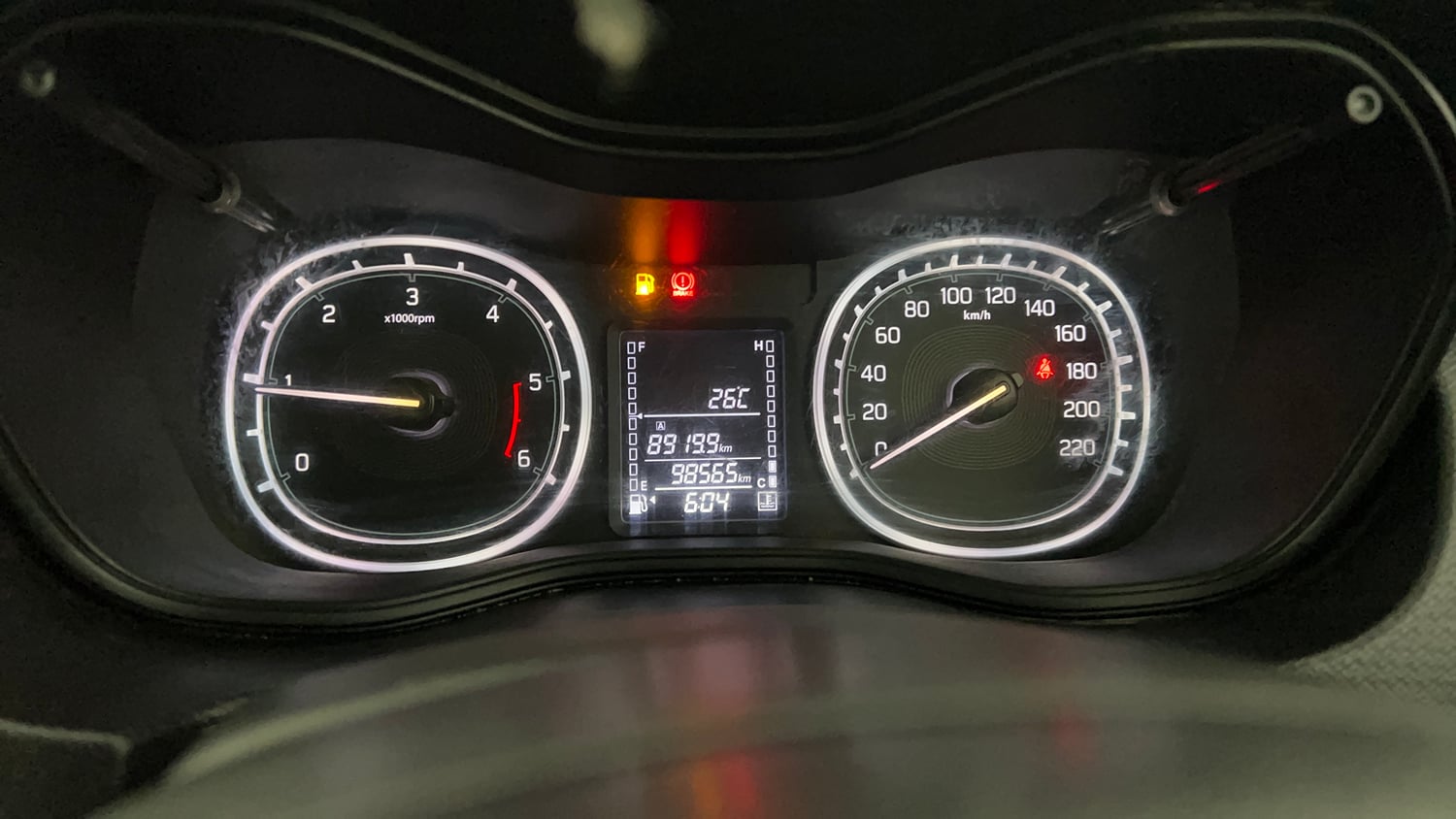 Used 2019 Maruti Suzuki Vitara Brezza [2016-2020] ZDi Plus Diesel Manual interior CLUSTERMETER VIEW