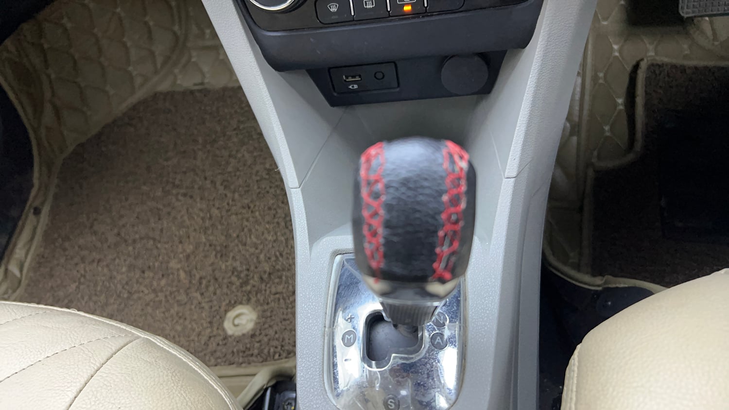 Used 2019 Tata Tiago Revotron XZA Plus Petrol Automatic interior GEAR  KNOB VIEW