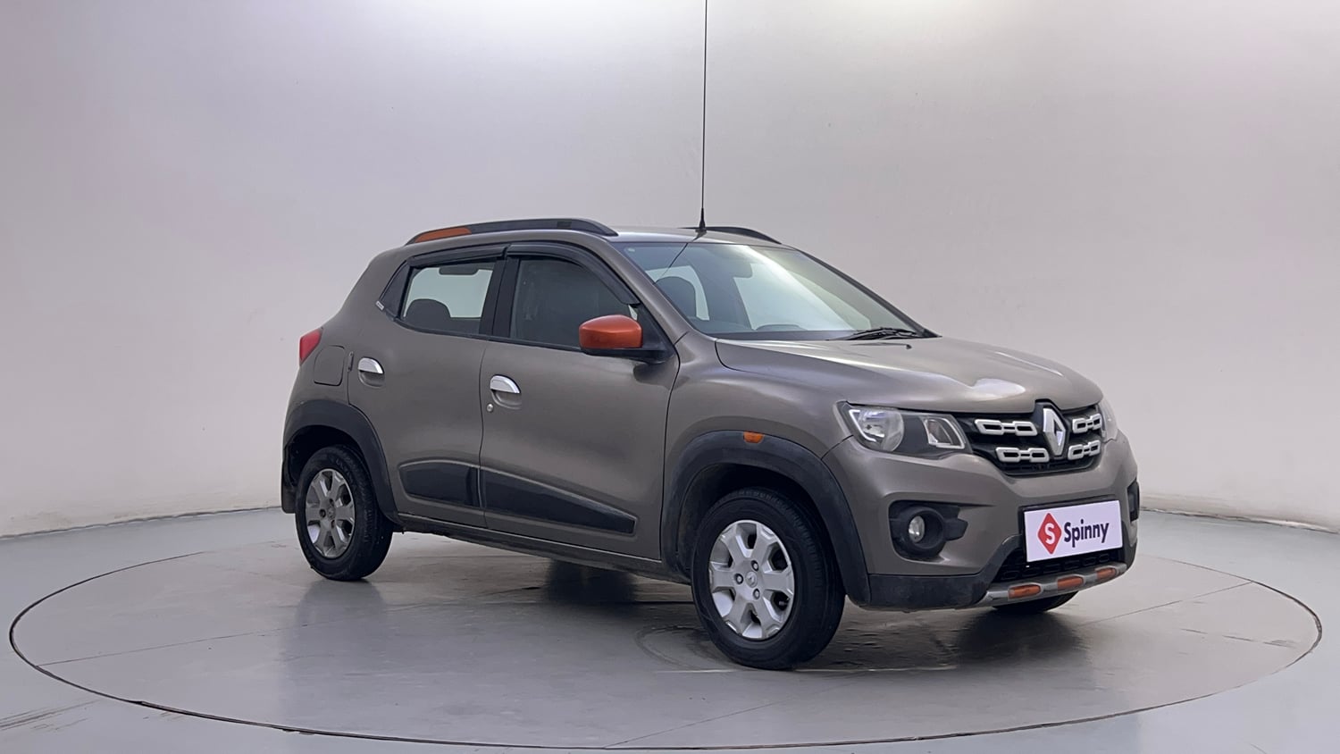 Used 2018 Renault Kwid CLIMBER 1.0 AMT Petrol Automatic exterior RIGHT FRONT CORNER VIEW