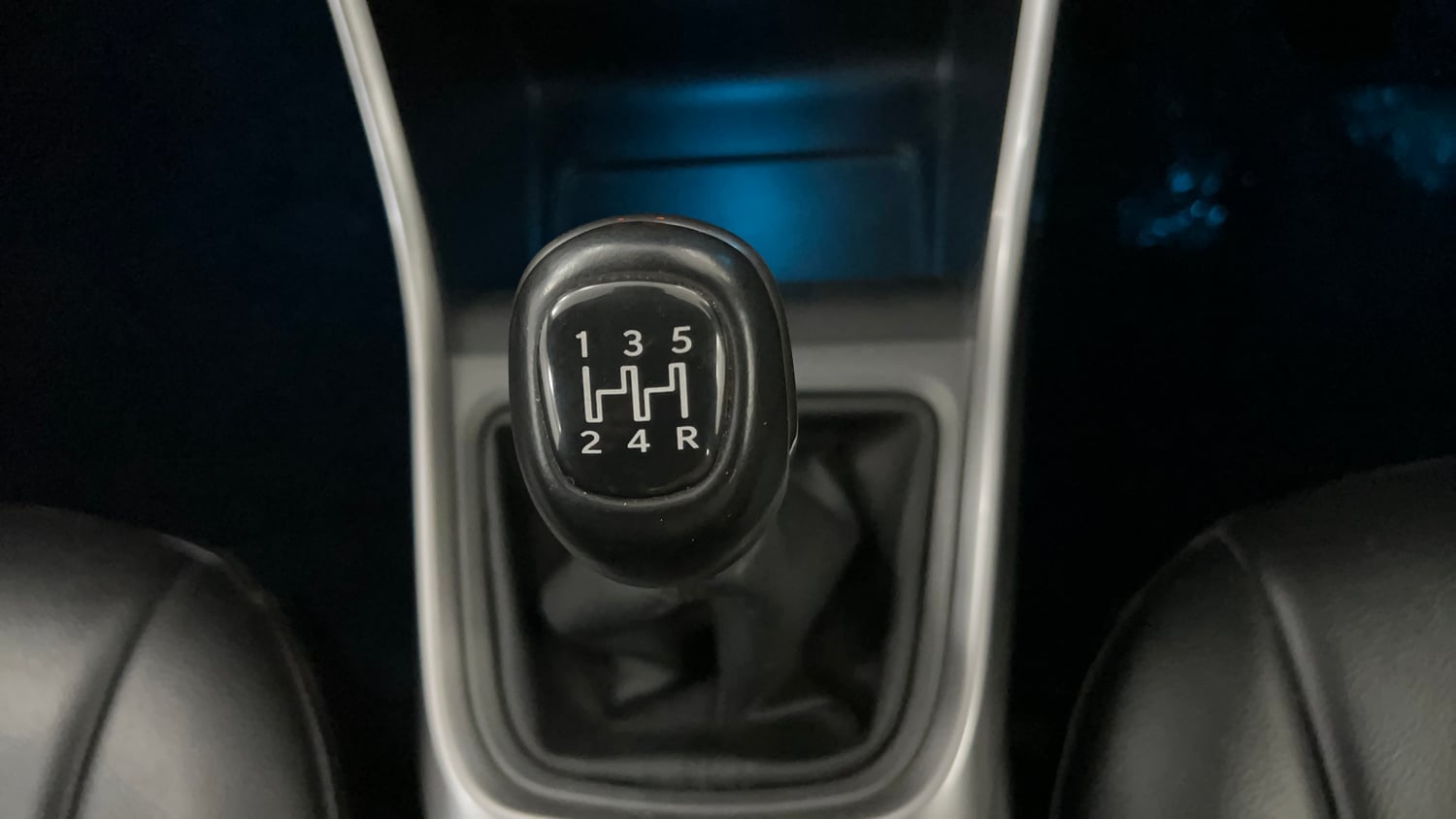 Used 2023 Tata Altroz XZ Petrol Petrol Manual interior GEAR  KNOB VIEW
