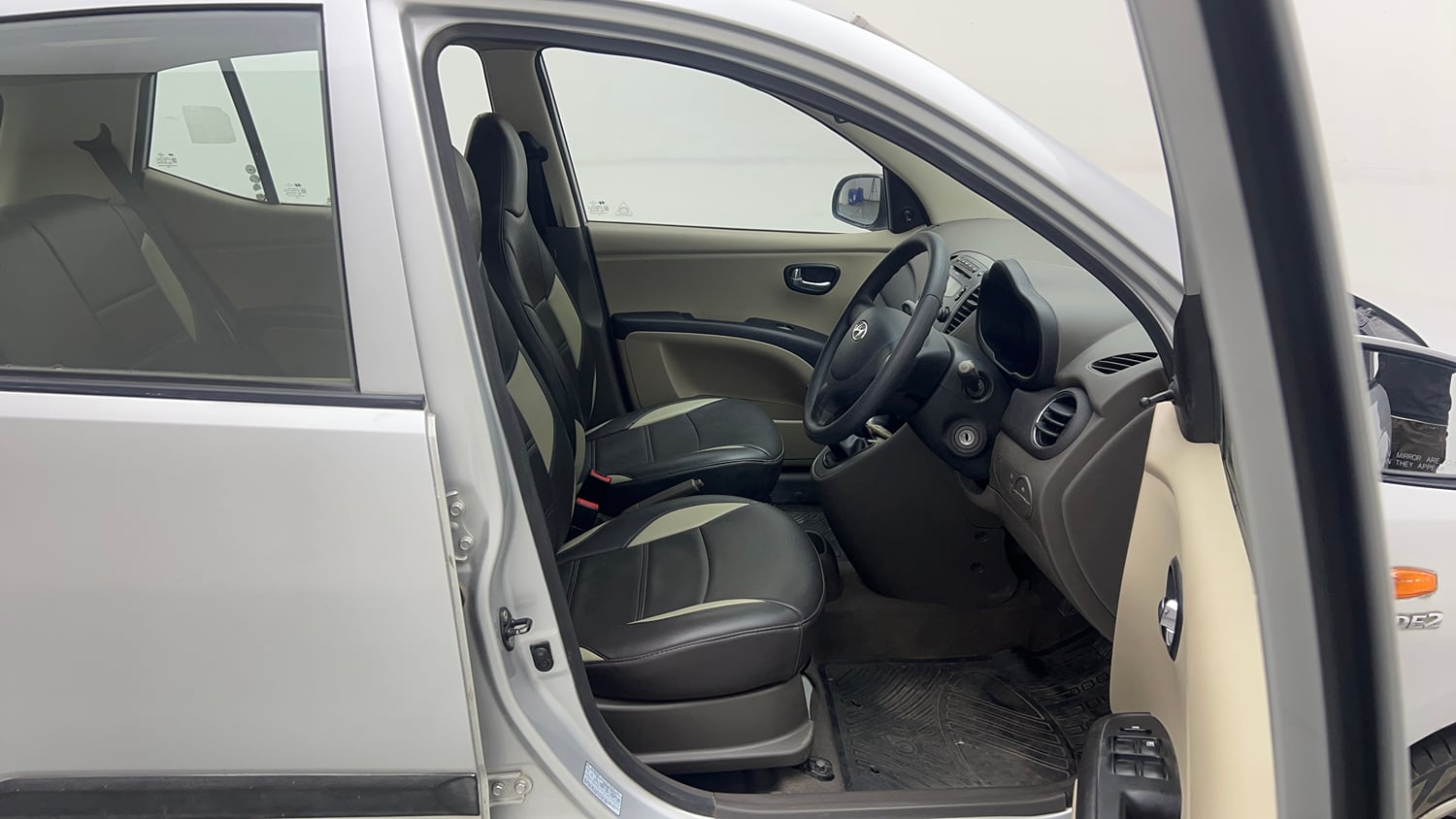 Used 2014 Hyundai i10 Sportz 1.1 iRDE2 Petrol Manual interior RIGHT SIDE FRONT DOOR CABIN VIEW