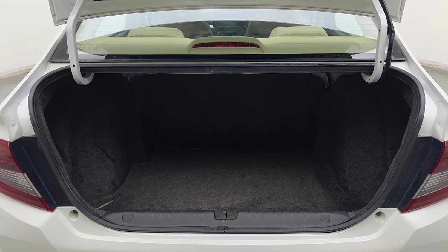 Used 2024 honda Amaze 2nd Generation VX 1.2 Petrol CVT Petrol Automatic interior DICKY INSIDE VIEW