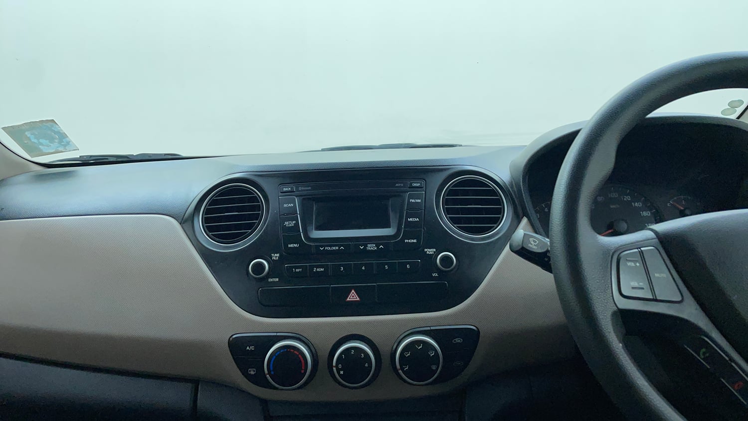 Used 2017 Hyundai Xcent SX 1.1 CRDi Diesel Manual interior MUSIC SYSTEM & AC CONTROL VIEW