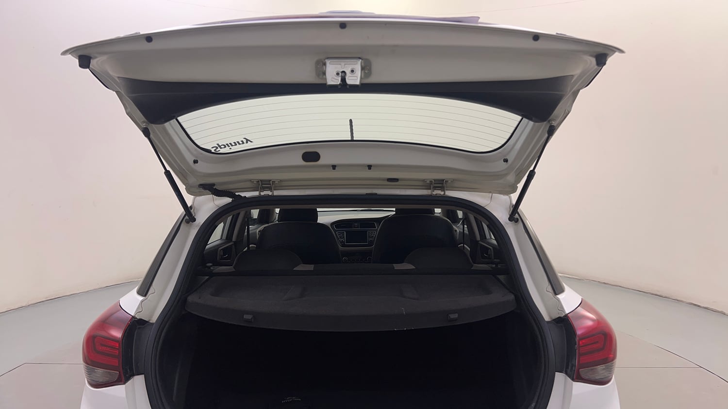 Used 2018 Hyundai Elite i20 Asta 1.2 AT Petrol Automatic interior DICKY DOOR OPEN VIEW