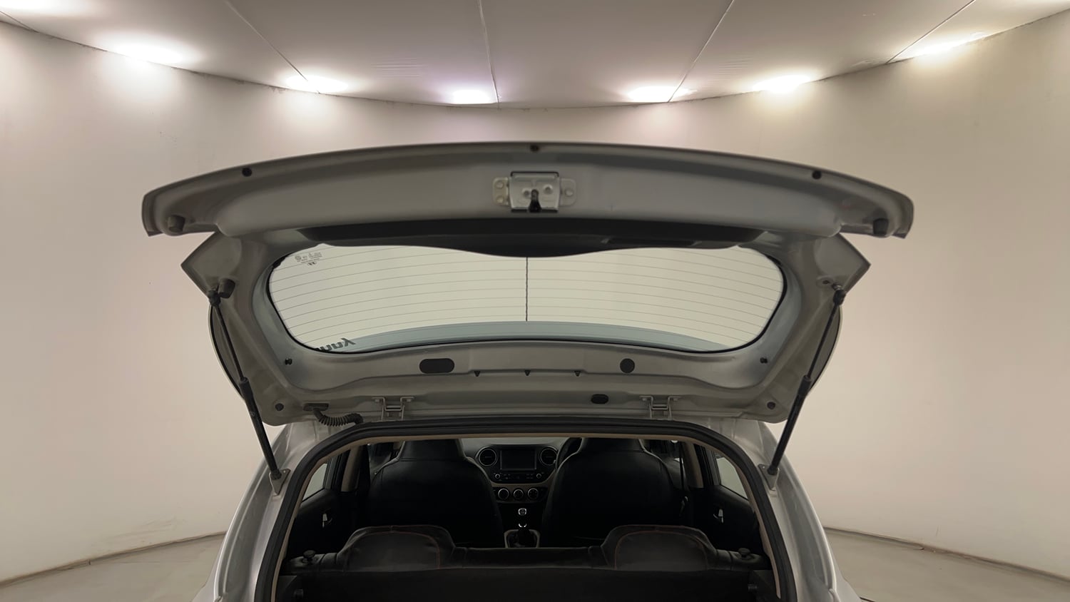 Used 2019 Hyundai Grand i10 Sportz 1.2 Kappa VTVT CNG (Outside Fitted) Cng Manual interior DICKY DOOR OPEN VIEW