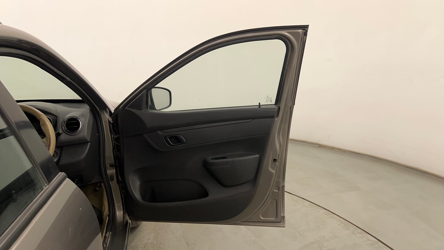 Used 2016 Renault Kwid RXT Petrol Manual interior RIGHT FRONT DOOR OPEN VIEW