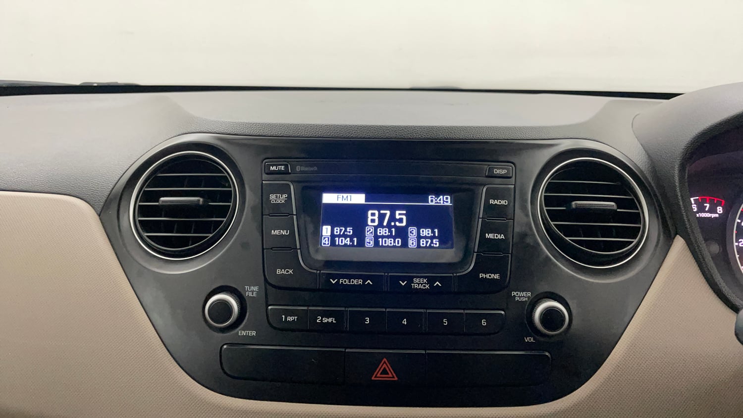 Used 2018 Hyundai Grand i10 Magna 1.2 Kappa VTVT Petrol Manual interior MUSIC SYSTEM & AC CONTROL VIEW