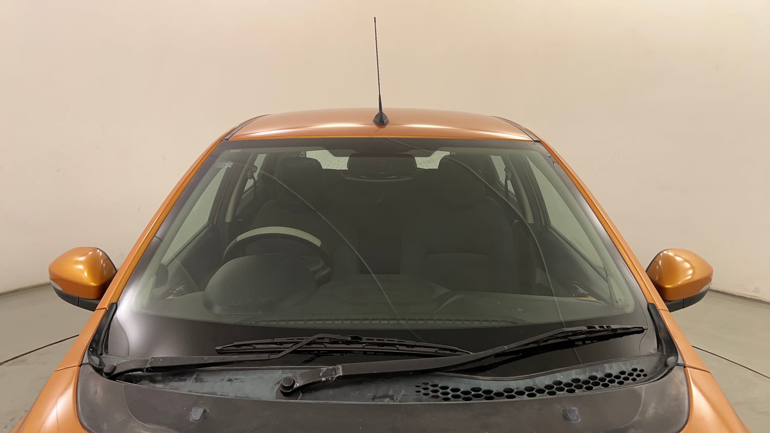 Used 2016 Tata Tiago Revotron XZ Petrol Manual exterior FRONT WINDSHIELD VIEW