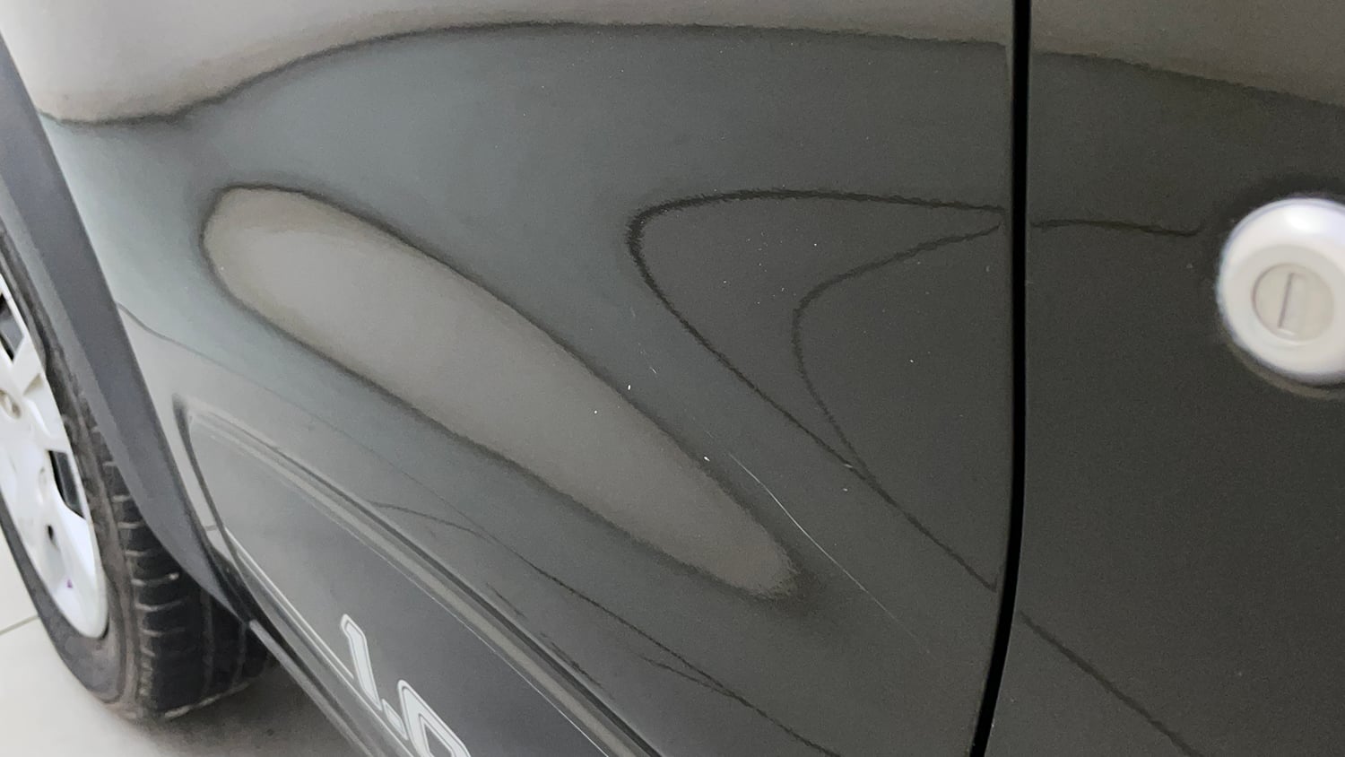 Used 2024 Renault Kwid RXT 1.0L Petrol Manual dents MINOR SCRATCH