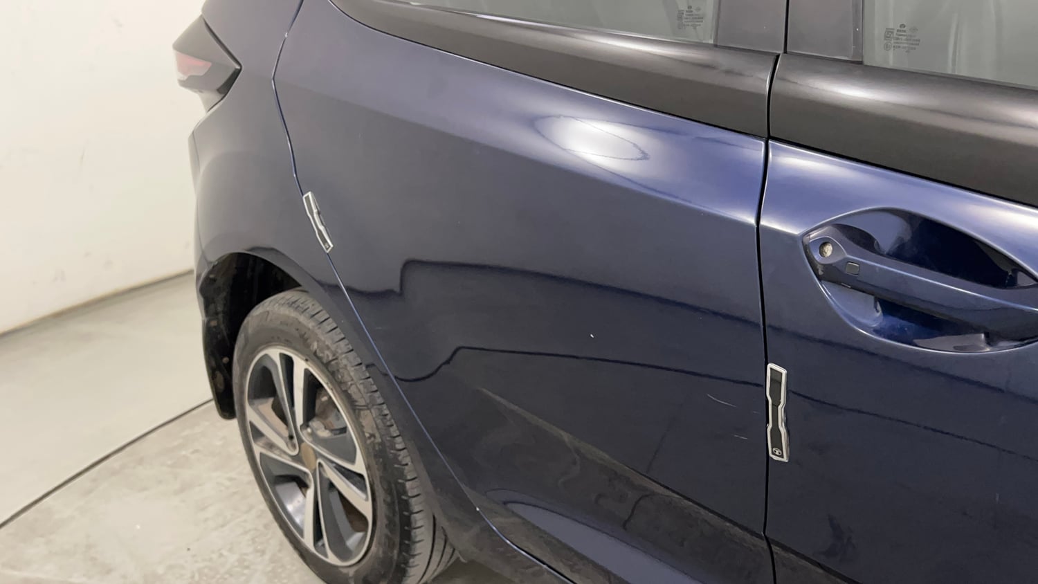 Used 2023 Tata Altroz XZ Petrol Petrol Manual dents MINOR SCRATCH