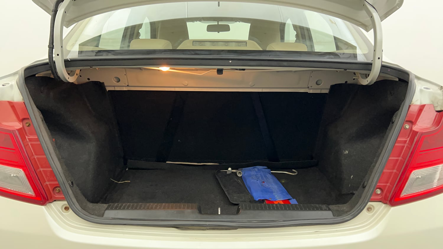 Used 2019 Maruti Suzuki Dzire VXi AMT Petrol Automatic interior DICKY INSIDE VIEW
