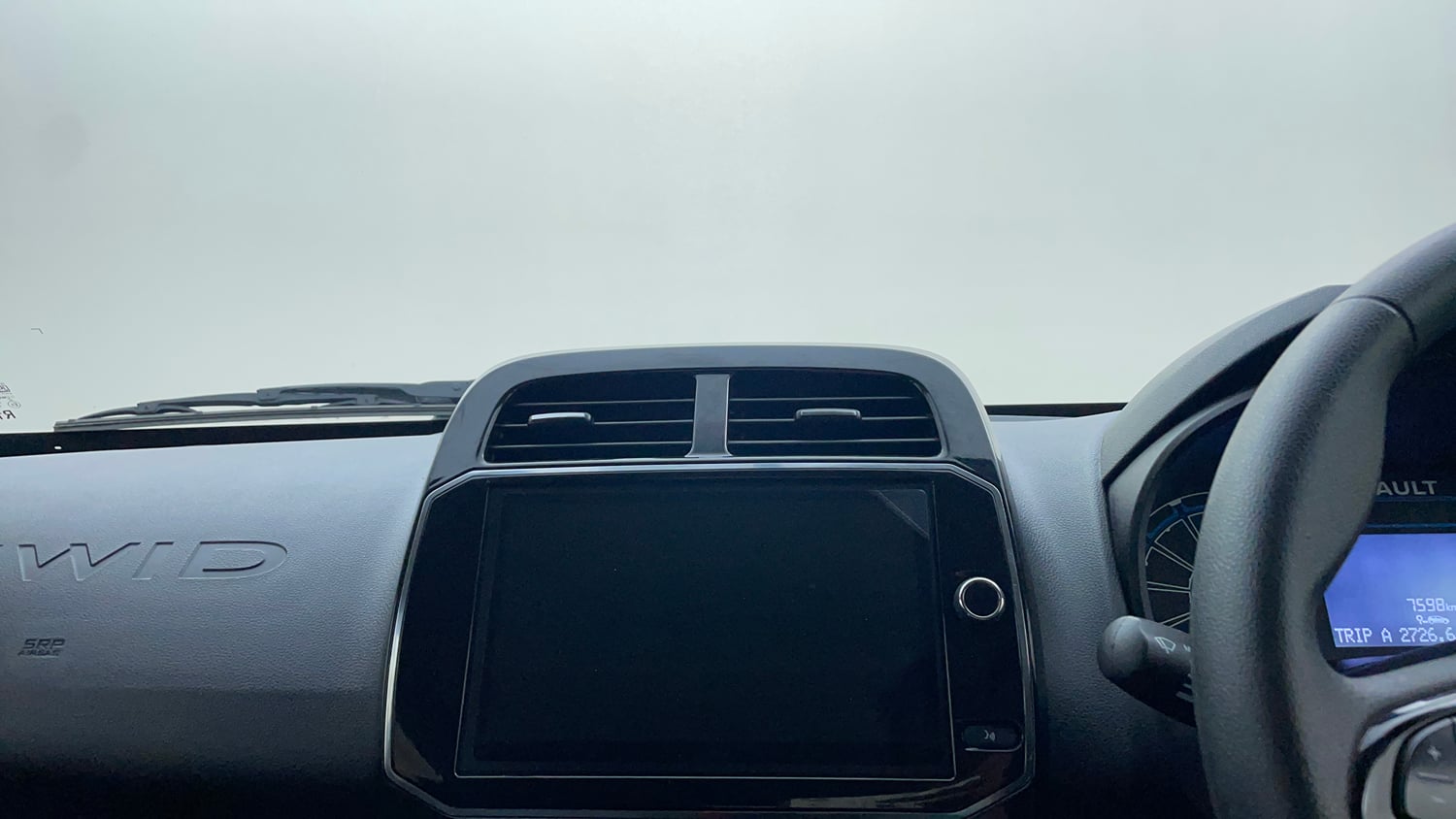 Used 2024 Renault Kwid RXT 1.0L Petrol Manual top_features Touch screen infotainment system
