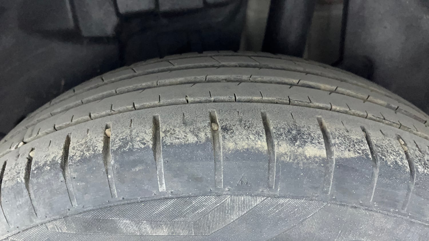 Used 2022 Maruti Suzuki Swift ZXi Plus Petrol Manual tyres LEFT REAR TYRE TREAD VIEW