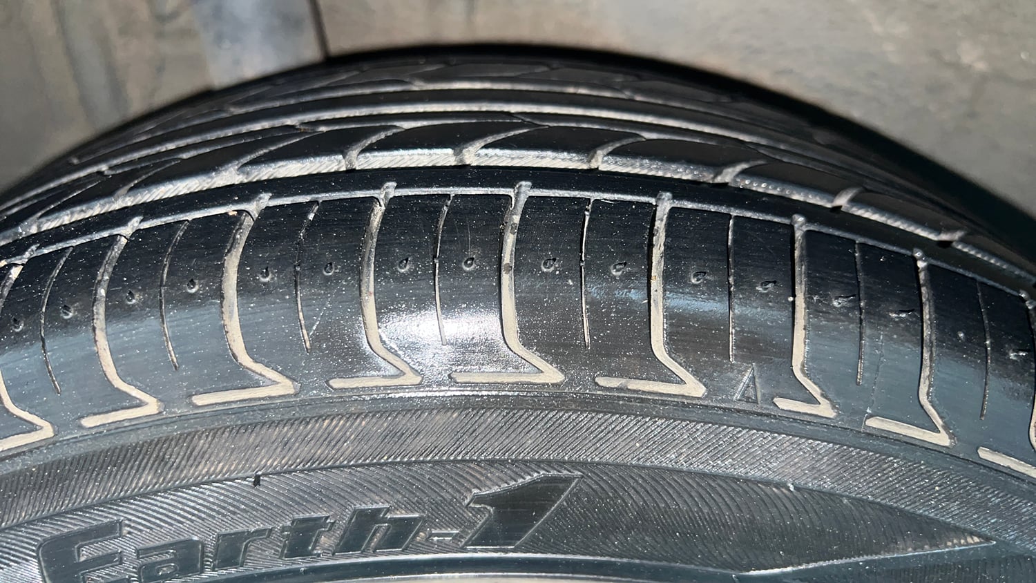 Used 2022 Maruti Suzuki Ignis Zeta 1.2 MT Petrol Manual tyres RIGHT REAR TYRE TREAD VIEW