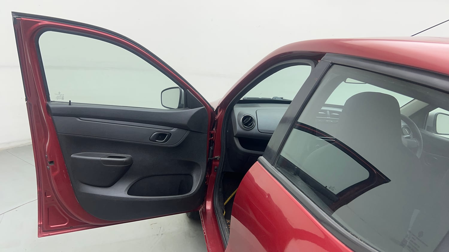 Used 2018 Renault Kwid 1.0 RXT AMT Opt Petrol Automatic interior LEFT FRONT DOOR OPEN VIEW