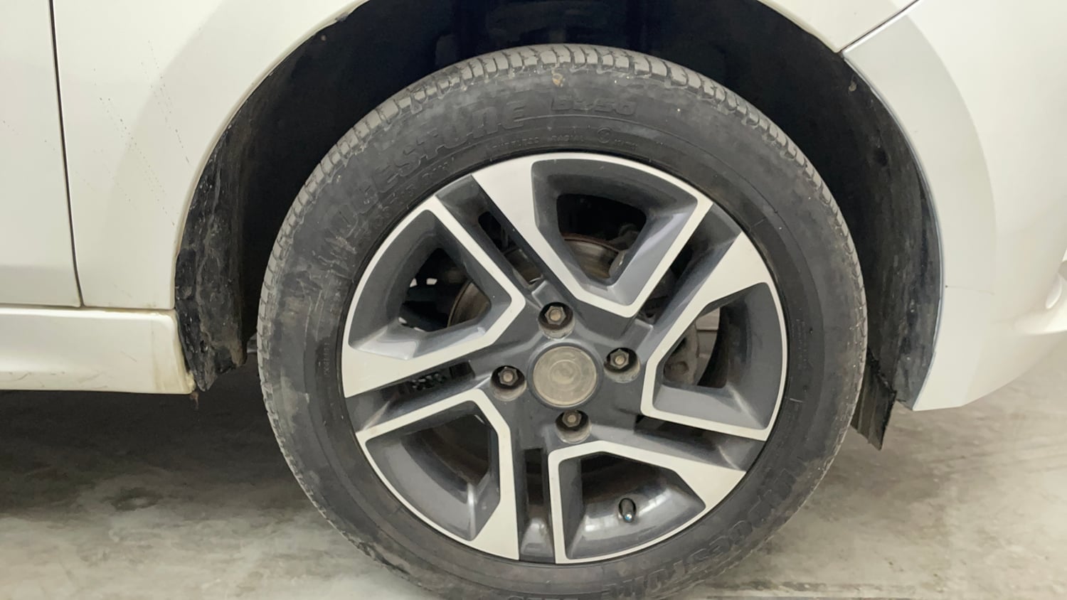 Used 2023 Tata Tiago XZ Plus Petrol Manual tyres RIGHT FRONT TYRE RIM VIEW