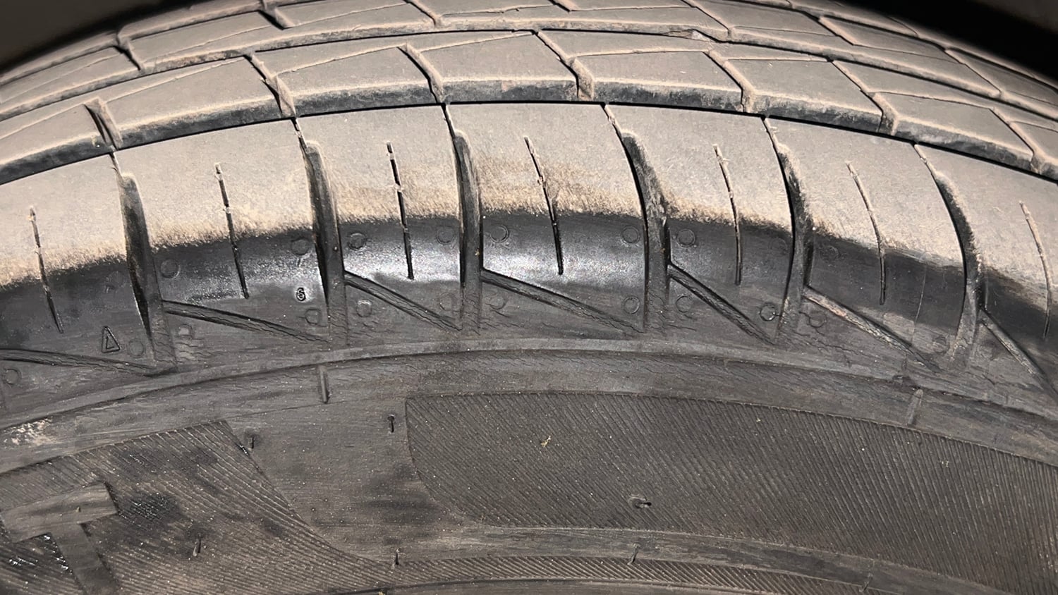 Used 2020 Maruti Suzuki Alto 800 Vxi Plus Petrol Manual tyres LEFT FRONT TYRE TREAD VIEW