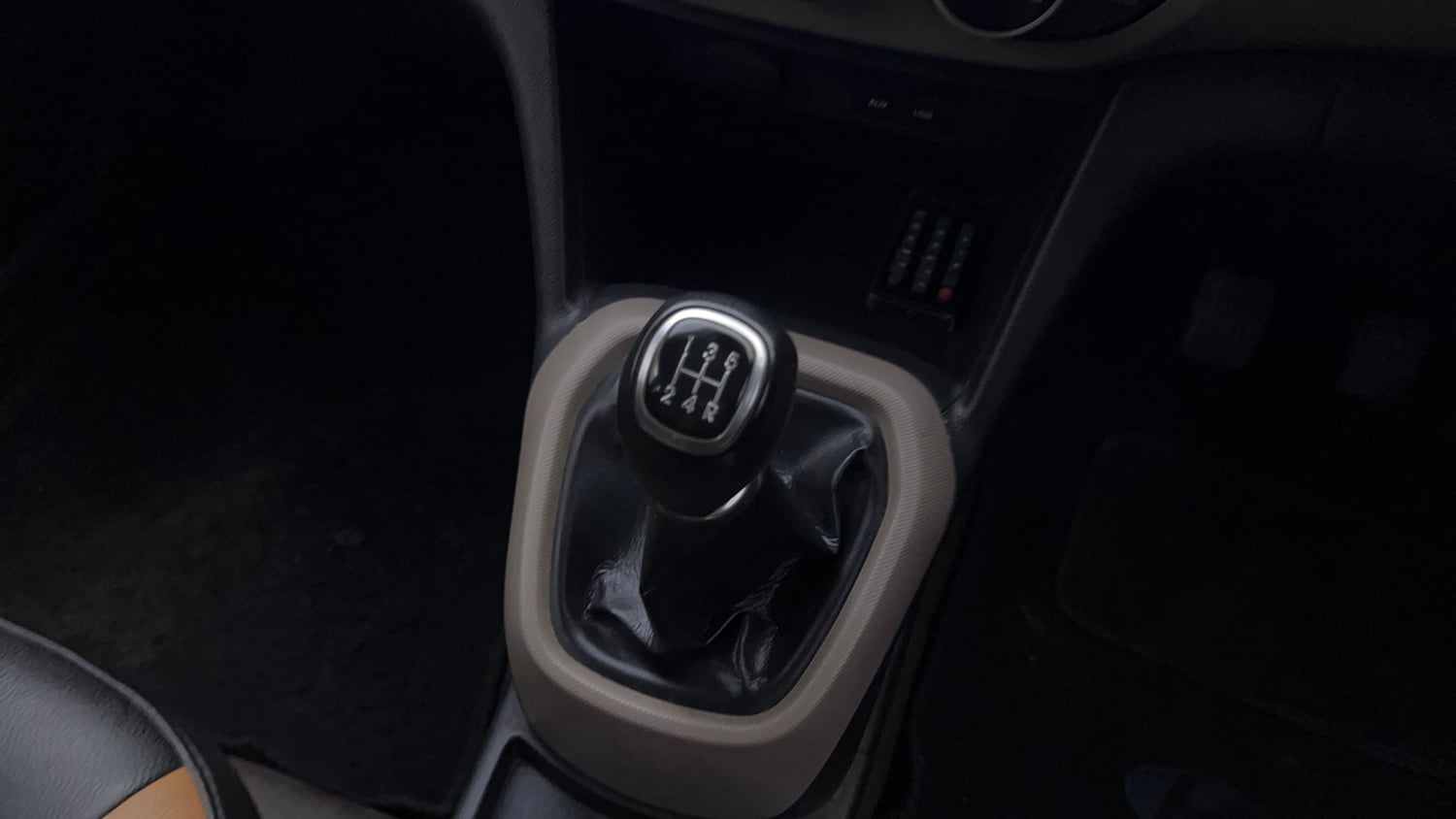Used 2014 Hyundai Grand i10 Sportz 1.2 Kappa VTVT Petrol Manual interior GEAR  KNOB VIEW