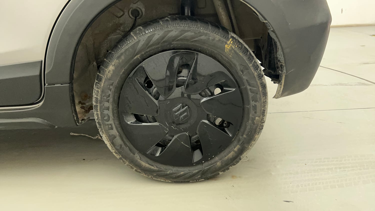 Used 2021 Maruti Suzuki Celerio X Zxi Petrol Manual tyres LEFT REAR TYRE RIM VIEW