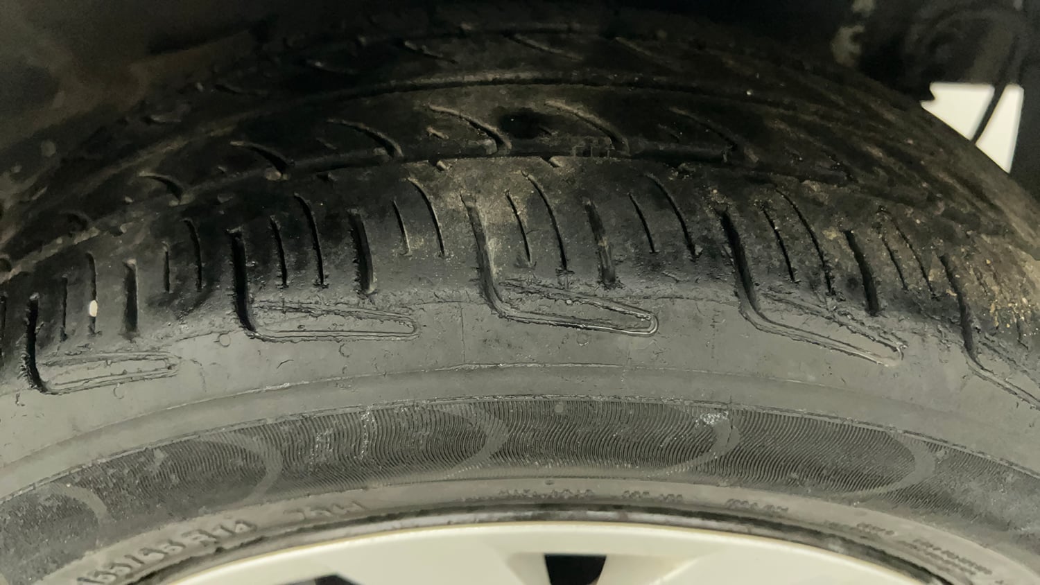 Used 2015 Hyundai Grand i10 Magna 1.2 Kappa VTVT Petrol Manual tyres LEFT REAR TYRE TREAD VIEW