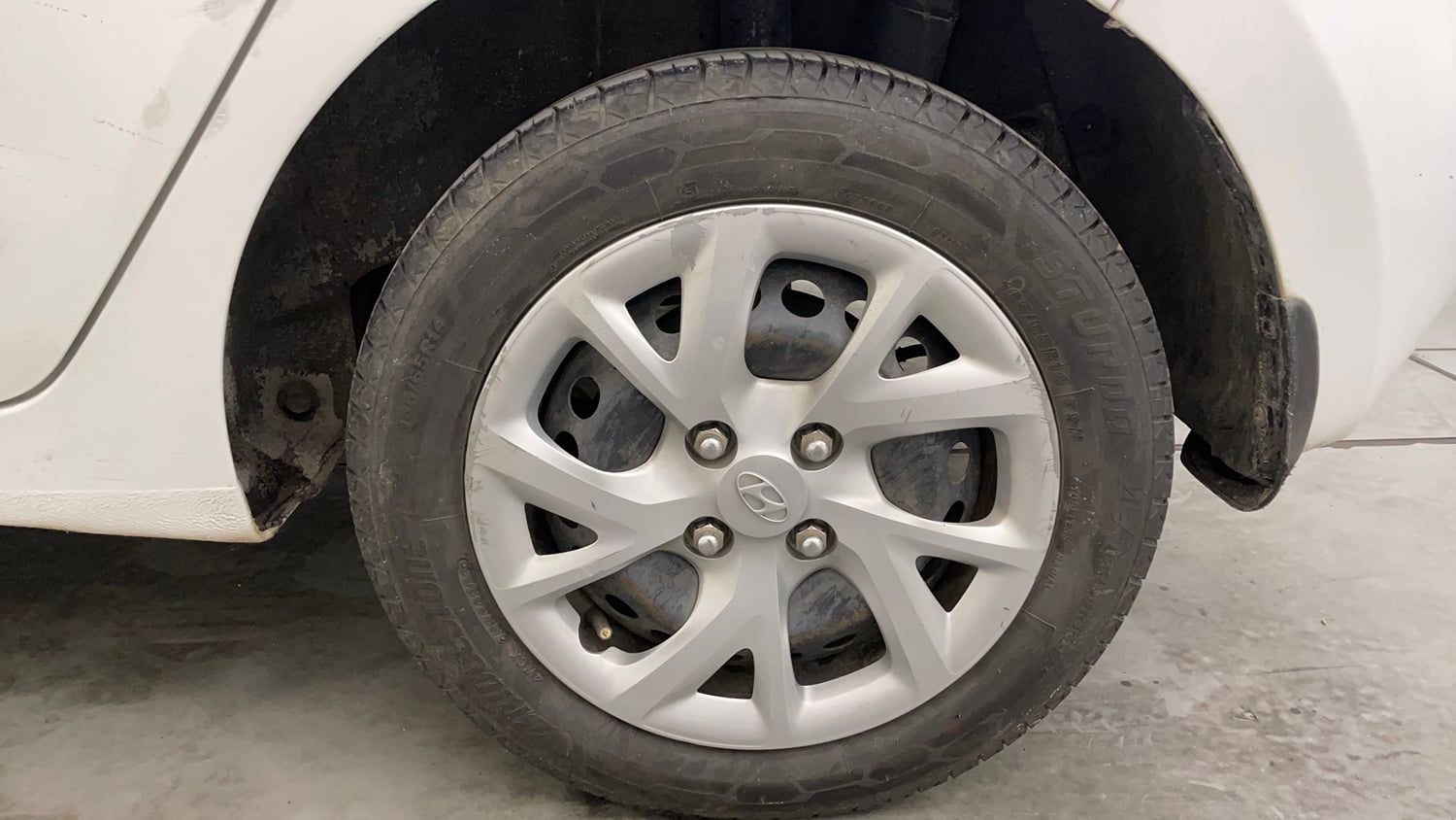 Used 2019 Hyundai Grand i10 Sportz 1.2 Kappa VTVT Petrol Manual tyres LEFT REAR TYRE RIM VIEW