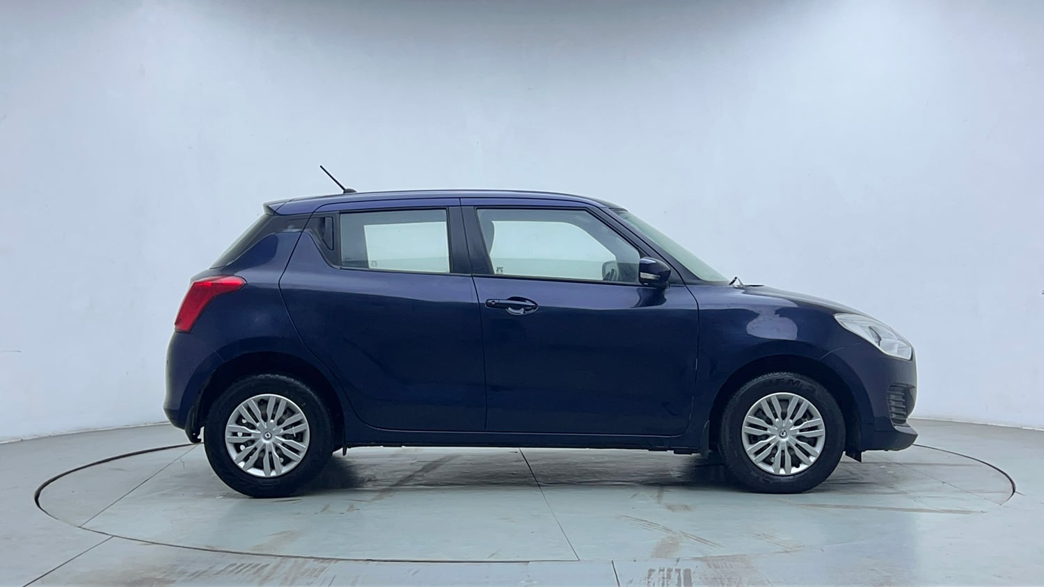 Used 2019 Maruti Suzuki Swift VXi AMT Petrol Automatic exterior RIGHT SIDE VIEW