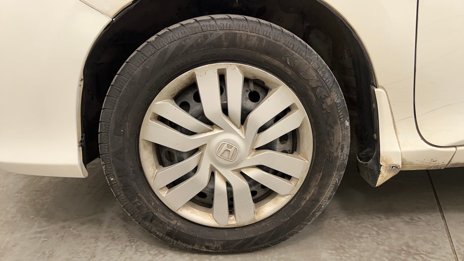 Used 2016 Honda City SV Petrol Manual tyres LEFT FRONT TYRE RIM VIEW