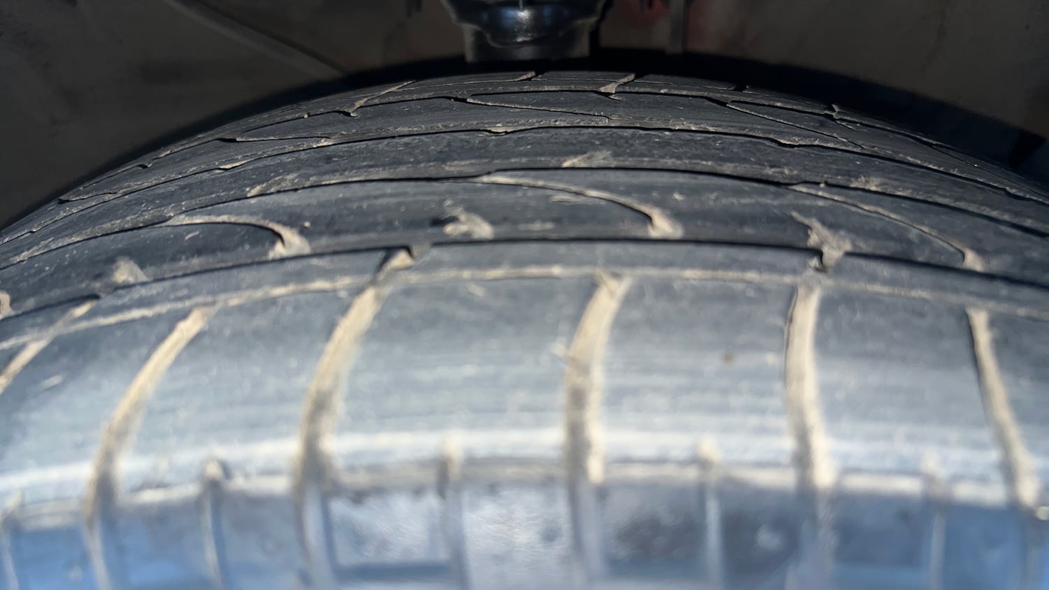 Used 2017 Hyundai Creta 1.6 SX Plus AT Petrol Petrol Automatic tyres RIGHT FRONT TYRE TREAD VIEW