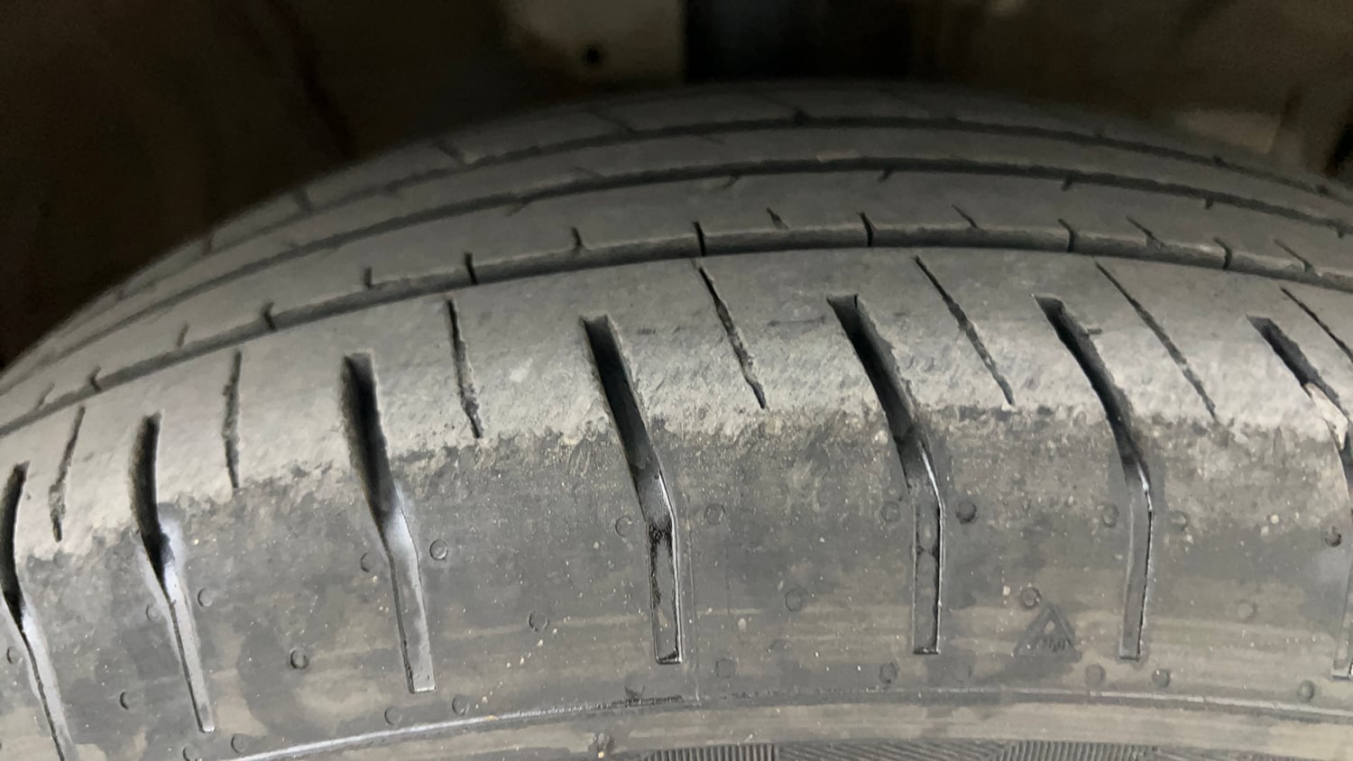Used 2024 Hyundai Creta S Plus 1.5 Petrol Knight Petrol Manual tyres RIGHT FRONT TYRE TREAD VIEW