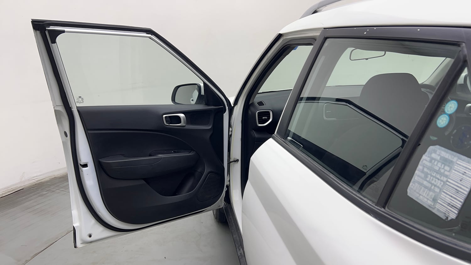 Used 2022 Hyundai Venue SX 1.0 Turbo iMT Petrol Manual interior LEFT FRONT DOOR OPEN VIEW