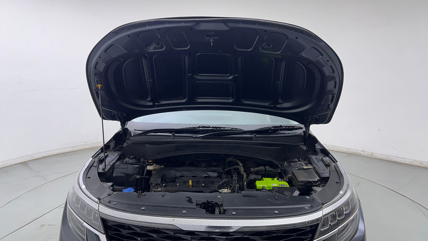 Used 2020 kia Seltos HTX IVT 1.5 Petrol Automatic engine ENGINE & BONNET OPEN FRONT VIEW