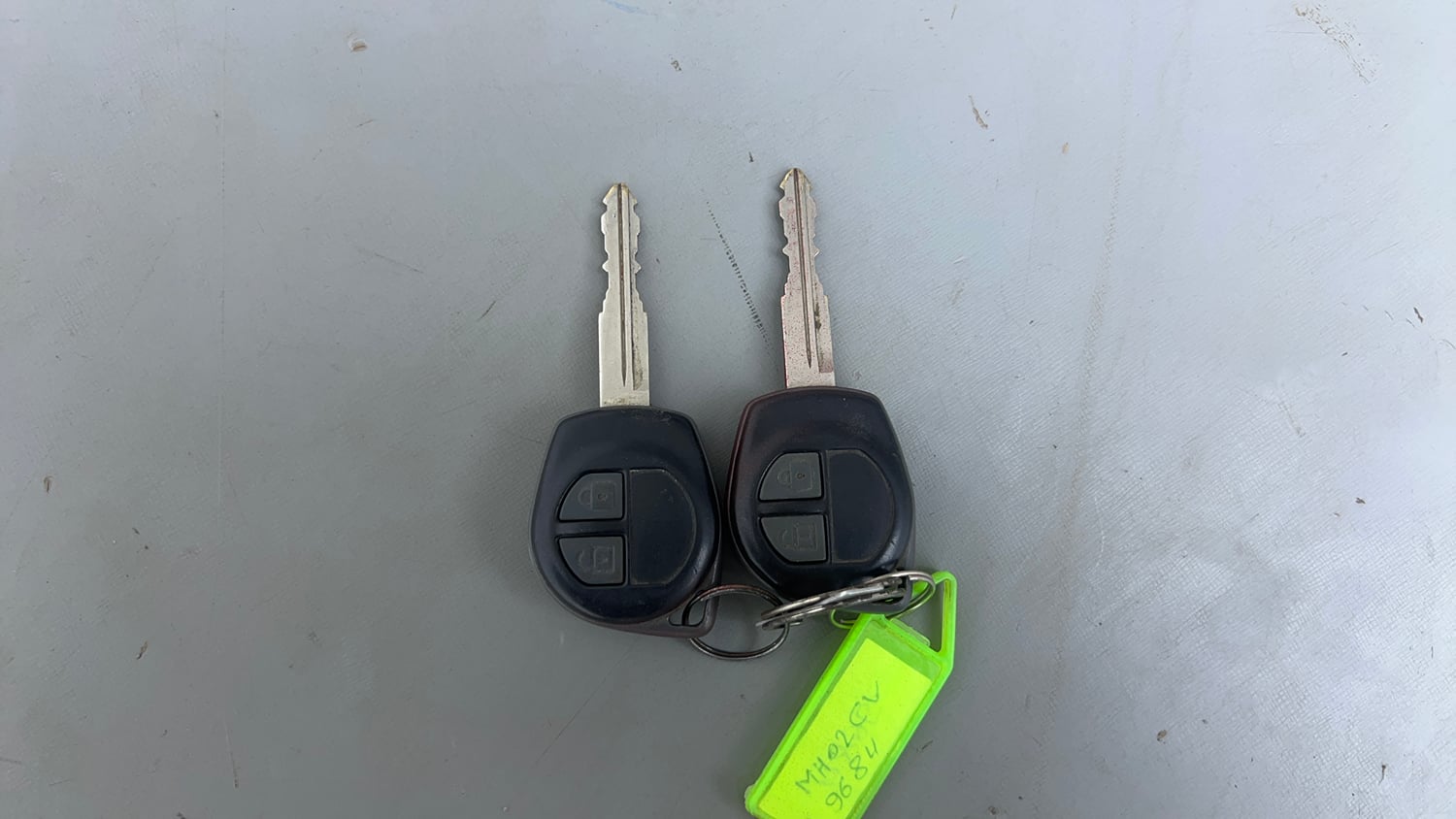 Used 2013 Maruti Suzuki Swift VXi Petrol Manual extra CAR KEY VIEW
