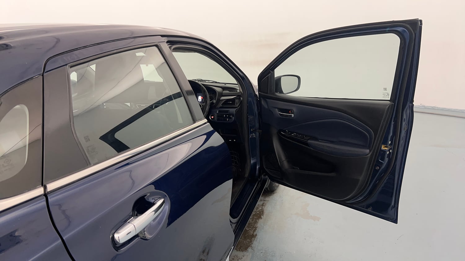 Used 2022 Maruti Suzuki Baleno Zeta AGS Petrol Automatic interior RIGHT FRONT DOOR OPEN VIEW