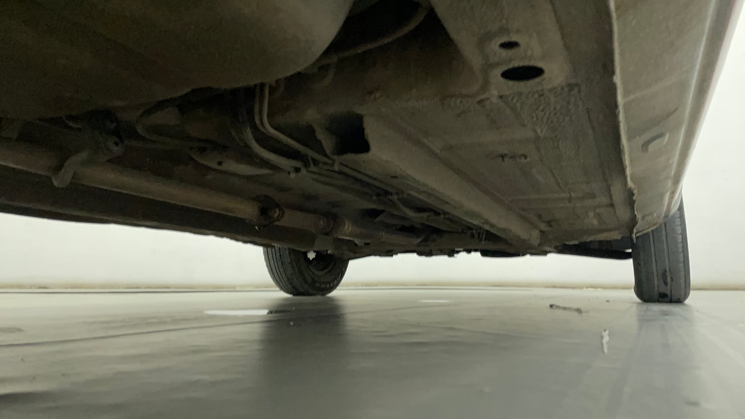 Used 2016 Renault Kwid 1.0 RXT Petrol Manual extra REAR RIGHT UNDERBODY VIEW