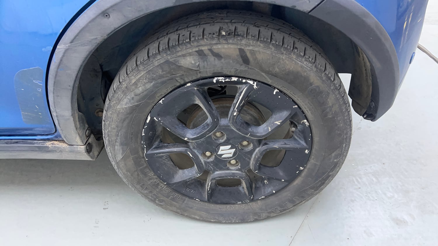 Used 2019 Maruti Suzuki Ignis [2017-2020] Zeta AMT Petrol Dual Tone Petrol Automatic tyres LEFT REAR TYRE RIM VIEW