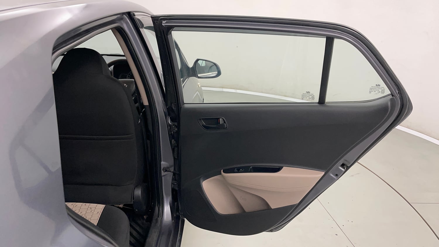 Used 2018 Hyundai Grand i10 Magna 1.2 Kappa VTVT Petrol Manual interior RIGHT REAR DOOR OPEN VIEW