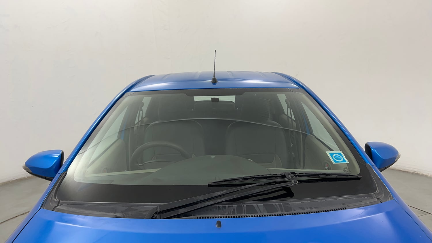 Used 2015 Toyota Etios Liva V Petrol Manual exterior FRONT WINDSHIELD VIEW