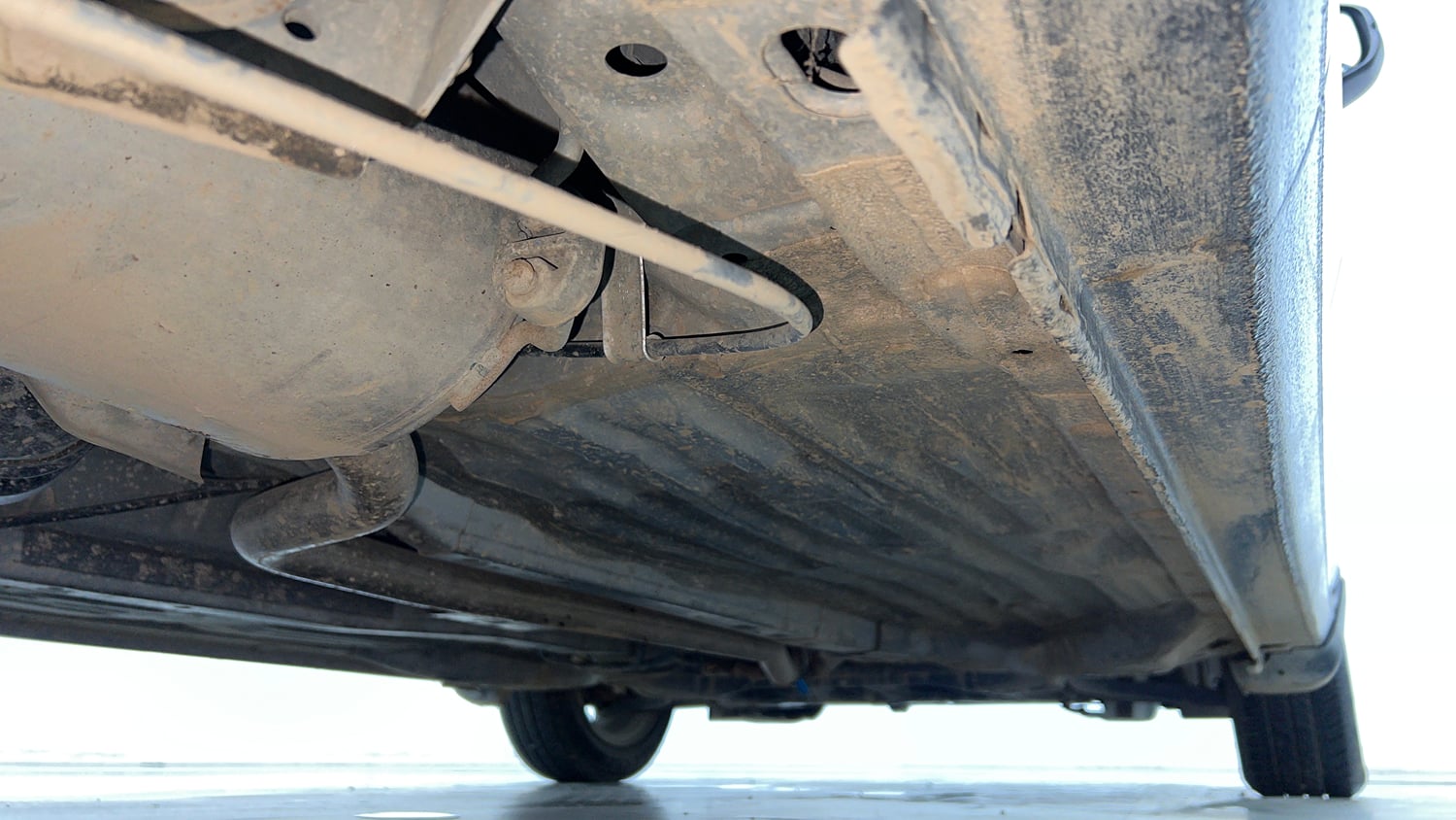 Used 2024 honda Amaze 2nd Generation VX 1.2 Petrol MT Petrol Manual extra REAR RIGHT UNDERBODY VIEW